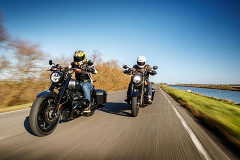 Can BMW’s blacked-out R18 Roctane steal a slice of the Indian Springfield Dark Horse’s American pie?
