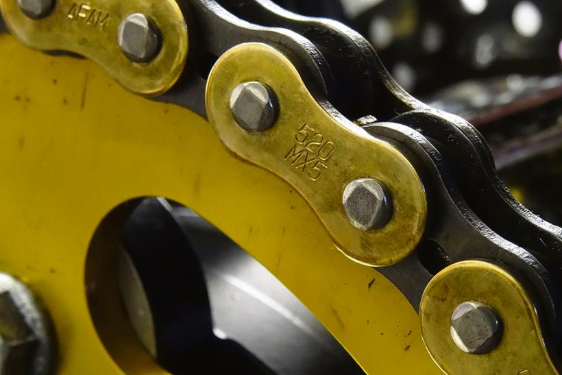 520 motorbike chain detail