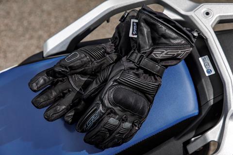Bag a bargain and keep bad weather at bay with the RST Paragon 6 Ladies gloves